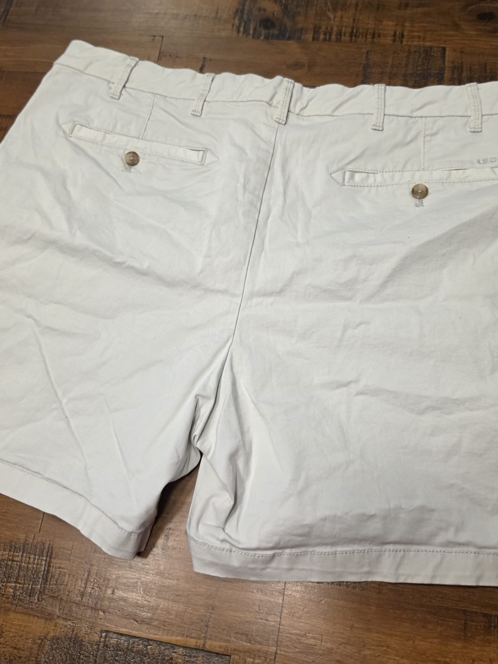 Izod Men's Flat Front White Shorts